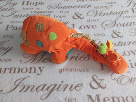 - naťahovacia žirafa lullaby uspávačik mamas papas,