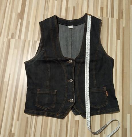 Riflova vesta 40, 40