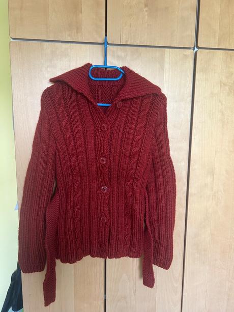 Škoricový ručne robený sveter, 146