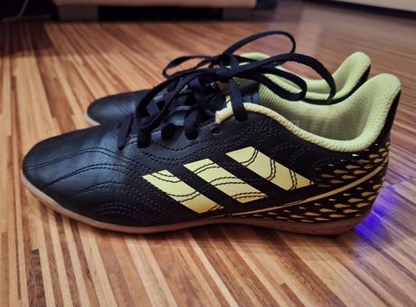 Futbalove halovky, adidas,35