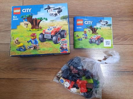 Lego city- záchranári v divočine, 