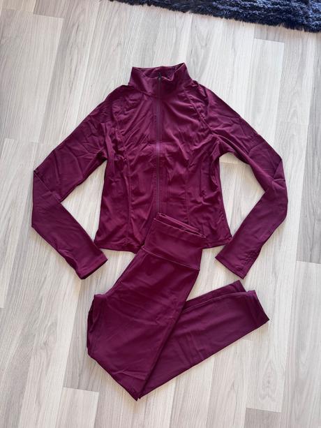 Bordovy set na cvičenie, s