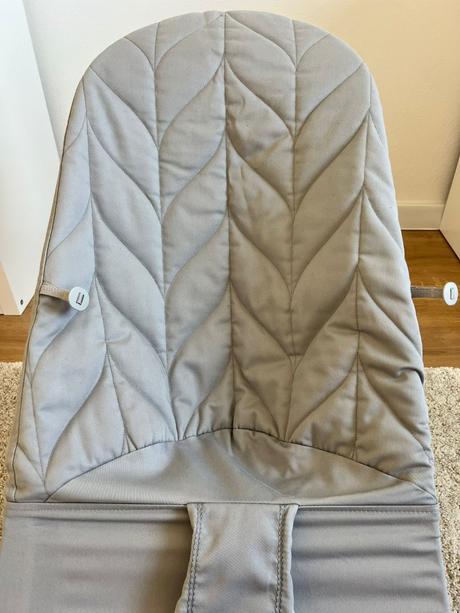 Babybjörn lehátko bliss - sivá.,