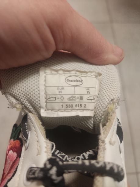 Botasky, graceland,35