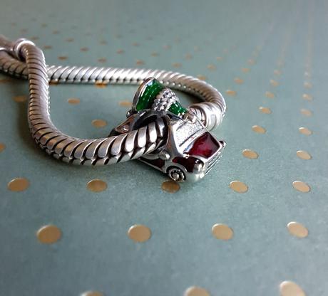 Prívesok vezieme si stromček, 