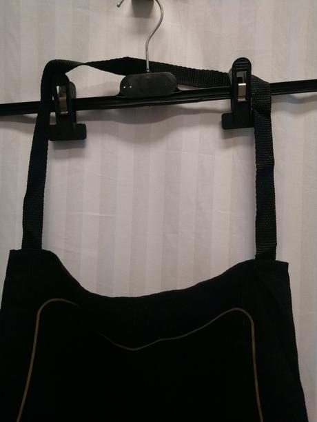 Čierna čašnícka, bistro zástera, warsteiner,