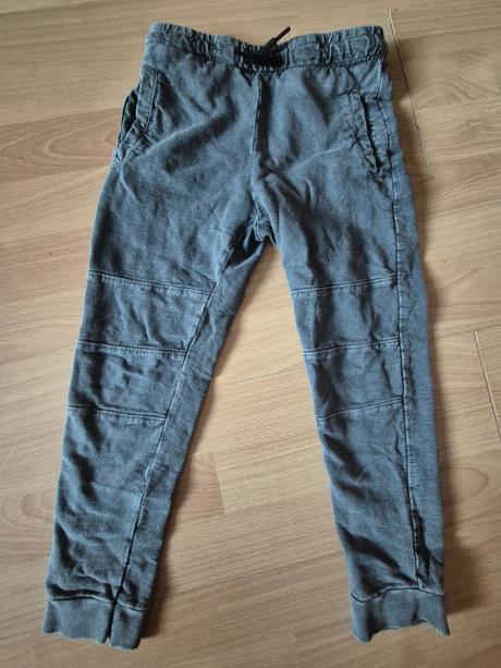 Tmavošedé tepláky, pepco,110