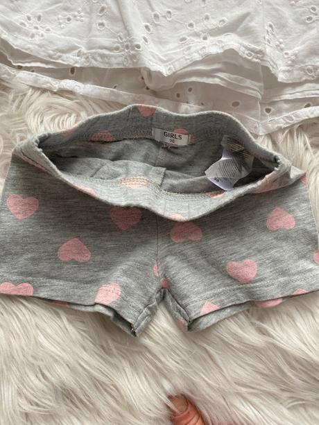 Srdiečkové sortky, 98