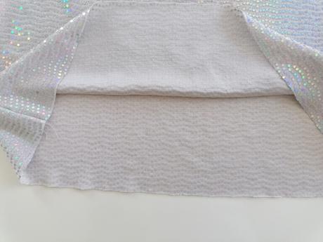 Šaty s flitrami, 128