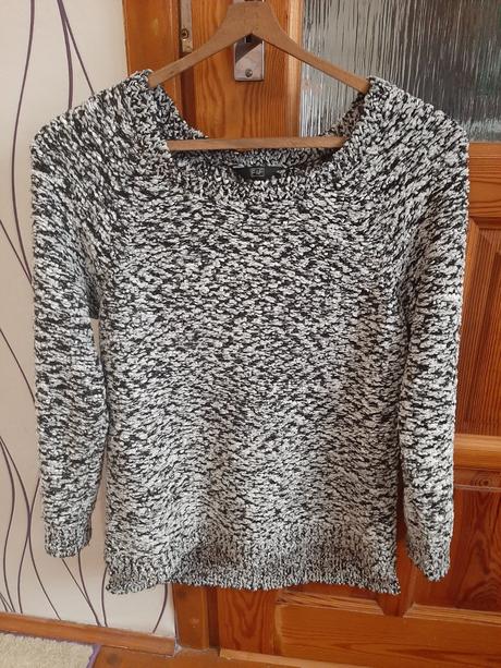 Krásny svetrík, 40