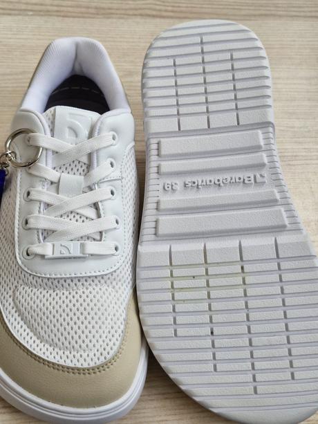 Vaporo - white & beige 39 x359, be lenka,39