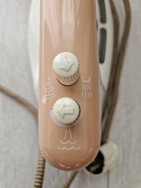 Parná žehlička eta 1271, 