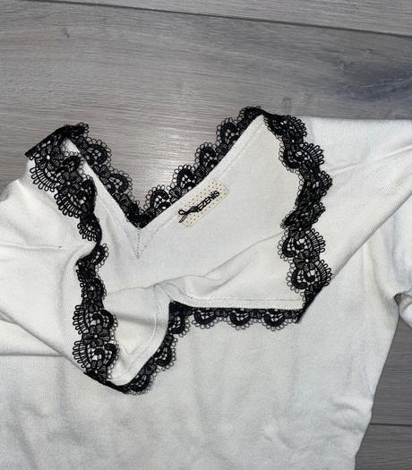 Biely sveter, tezenis,s