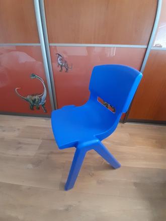 Plastova detska stolicka,