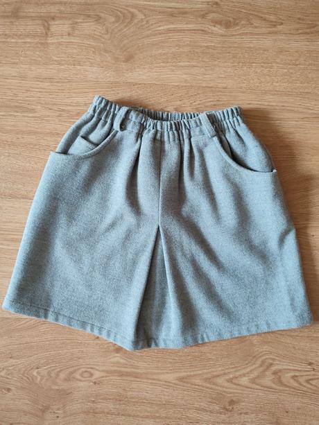 Teplá suknicka, 158