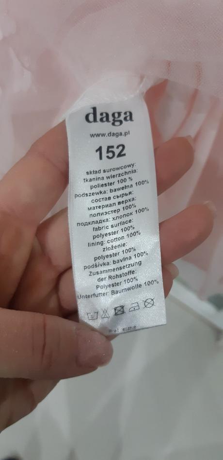Šaty, 152