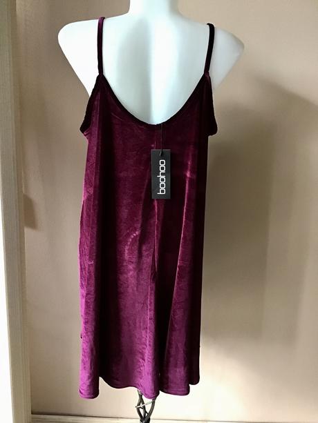 Zamatove šaty boohoo, 44 / 46