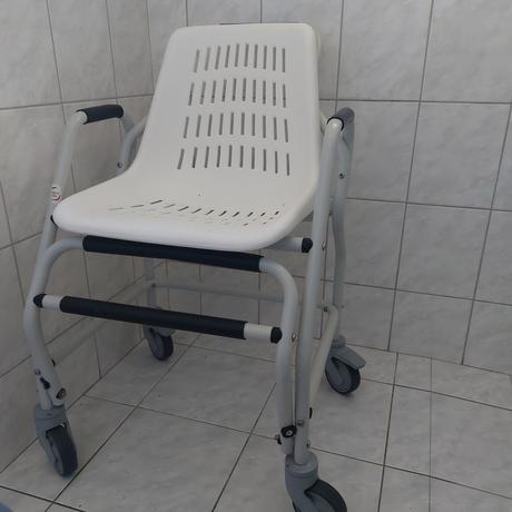 Predám pohyblivú stoličku, 