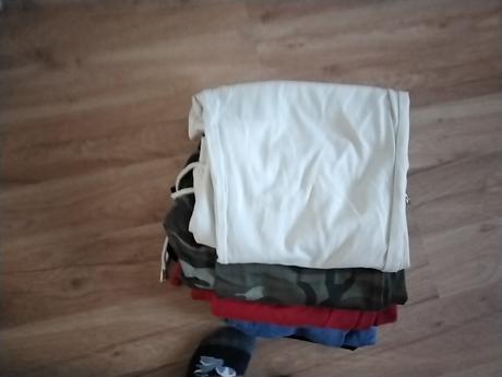 Balík nohavíc a teplákov, s