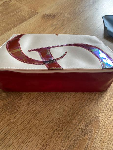 Kozmeticka taštička christian dior + šatka,