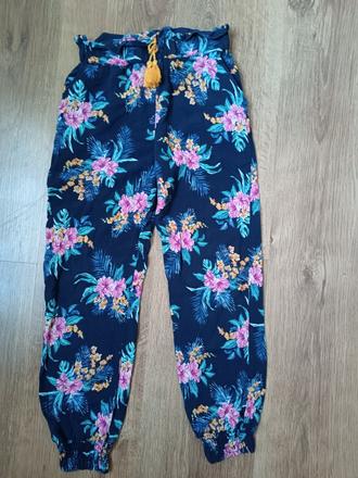 Pohodlné nohavice na gumu, primark,122 / 128
