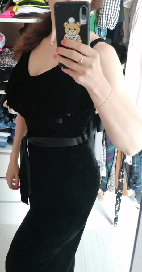 Zamatovy cierny luxusny overal, 38