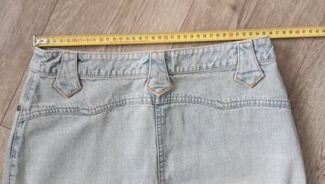 Riflová sukňa s ornamentom, s