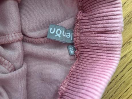 Dievčenské tepláky, 116