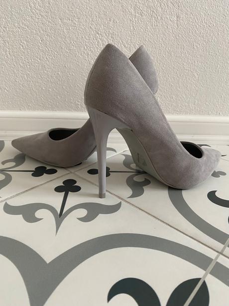 Svetlošedé lodicky, 36