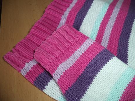 Viacfarebný dobre nositelný svetrik, cherokee,110