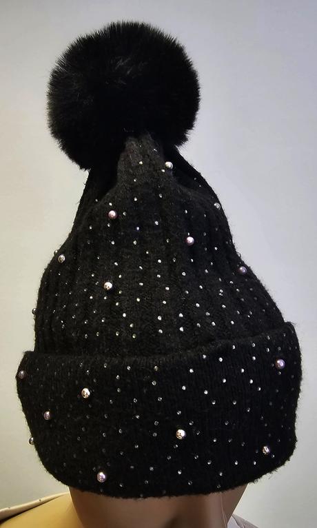 Čiapka s kamienkami, f&f