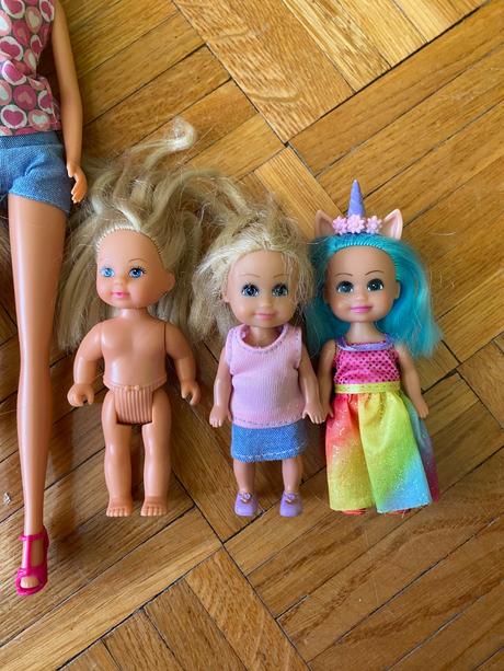 Barbie a babiky, 