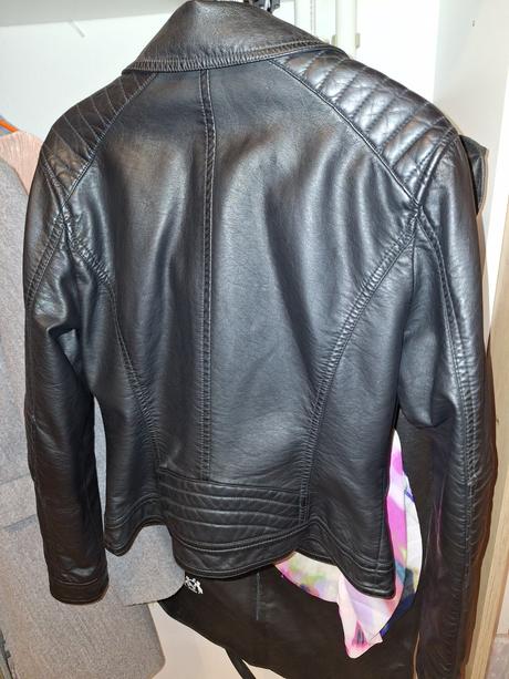 Kozenkova bunda, 152