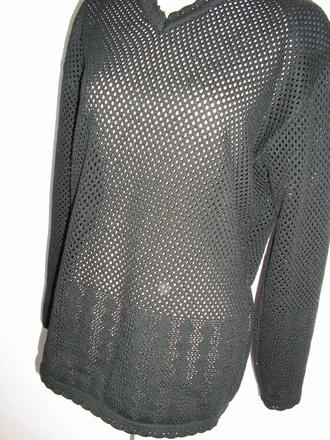 1189. čierne tričko, l