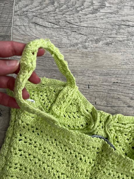 Háčkovaný top, bershka,m