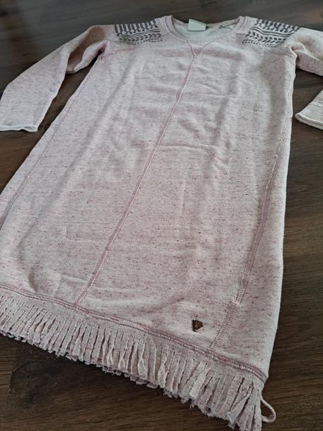 Teplakové šaty, 152