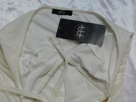 Velmi pekne šaty, 40