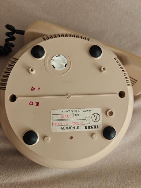 Retro telefon tesla, 
