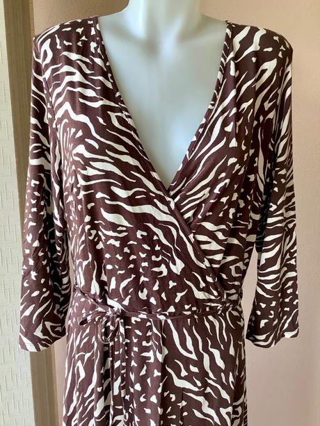 Pruzne upletove šaty, 42