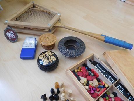 Retro rôzne hra,šperkovnička,baterka,rakety,