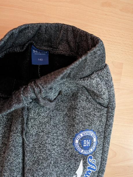 Teplé tepláky, 140