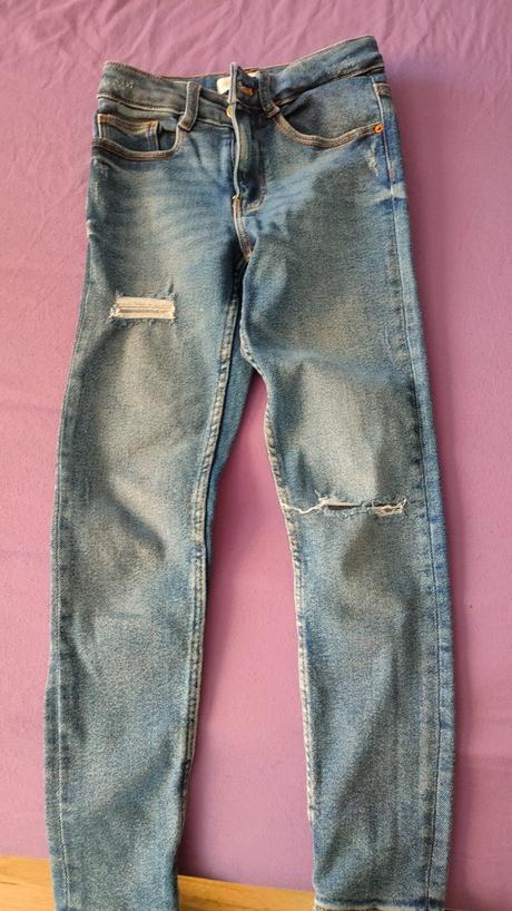 Dievčenské roztrhane rifle, zara,134