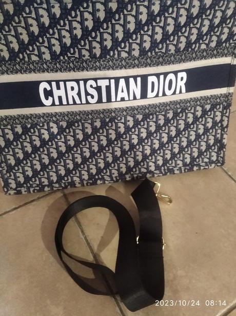 Krasna velka kabelka, 