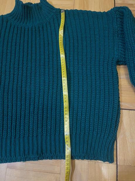 Tmavozelený hrubý rolákový sveter, 