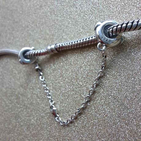 Bezpečnostná retiazka na náramok srdce, 