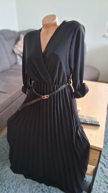 Čierne šaty 42, 42