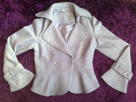 Sivy kvalitny kabatik, s