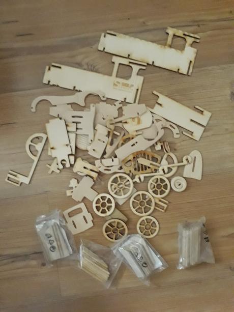 Skladací vláčik z dreva,