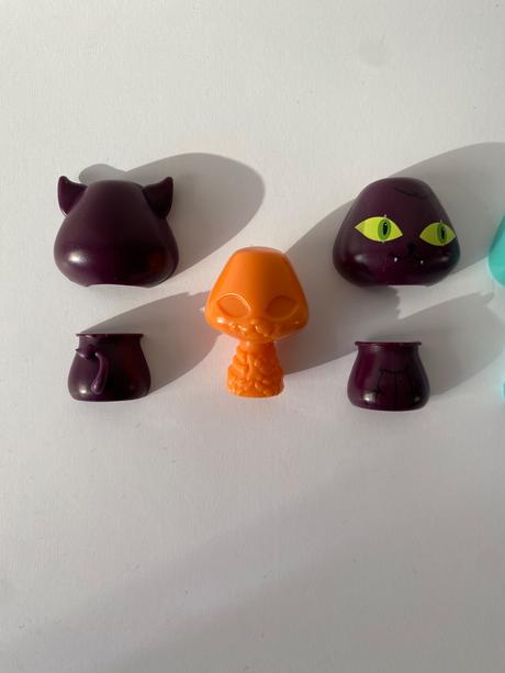Monster high cross crescent & hisette,