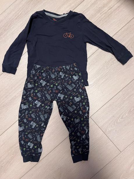 Pyžamo s bicyklami, lupilu,98